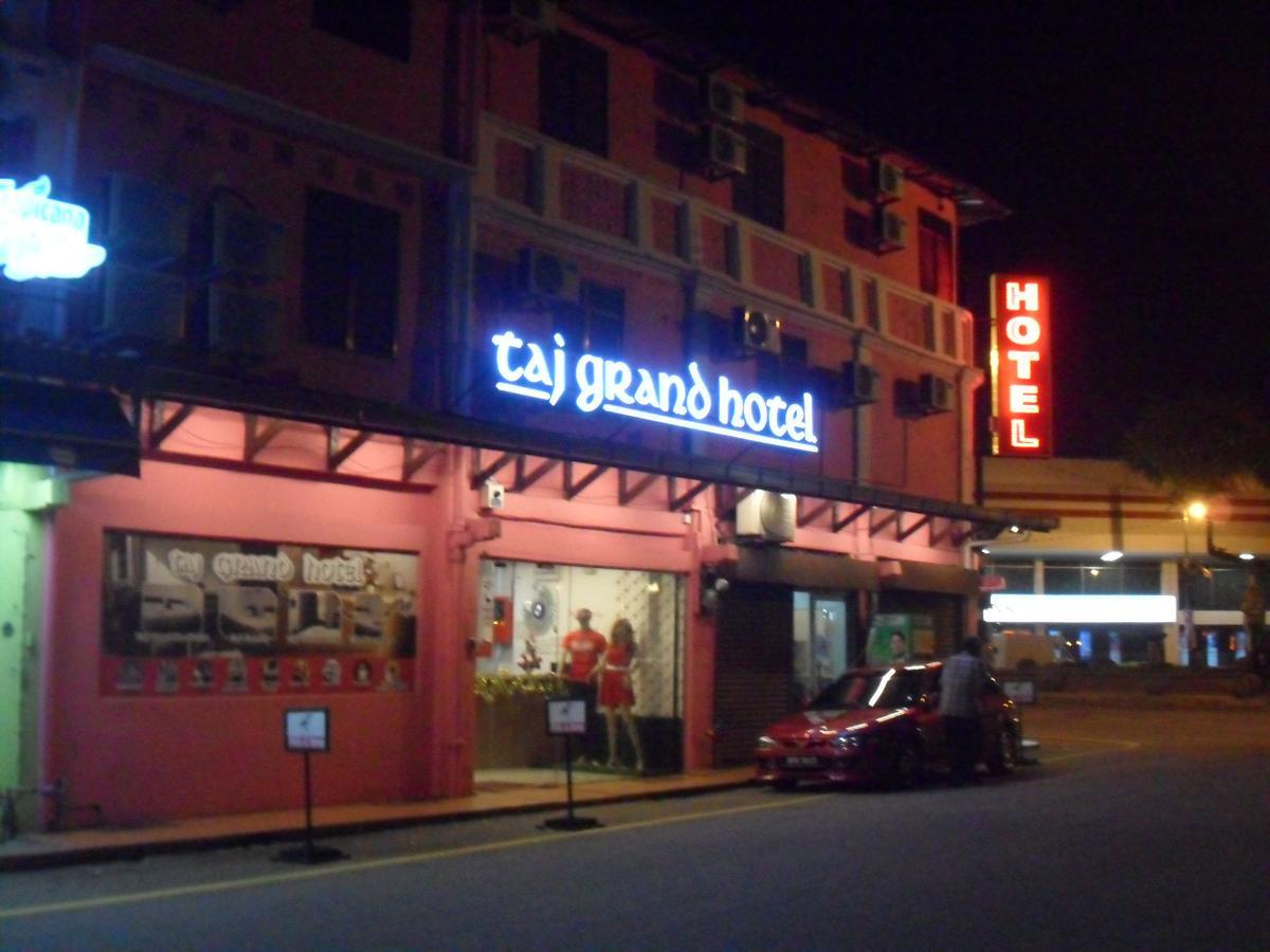 Taj Grand Hotel Malacca Exterior photo